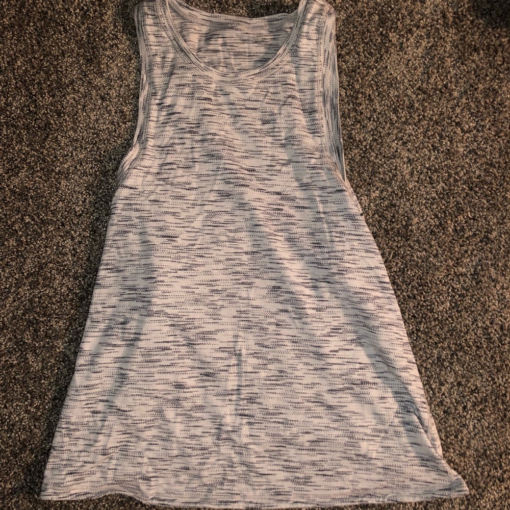 Grey lululemon tank size 4. Good condition